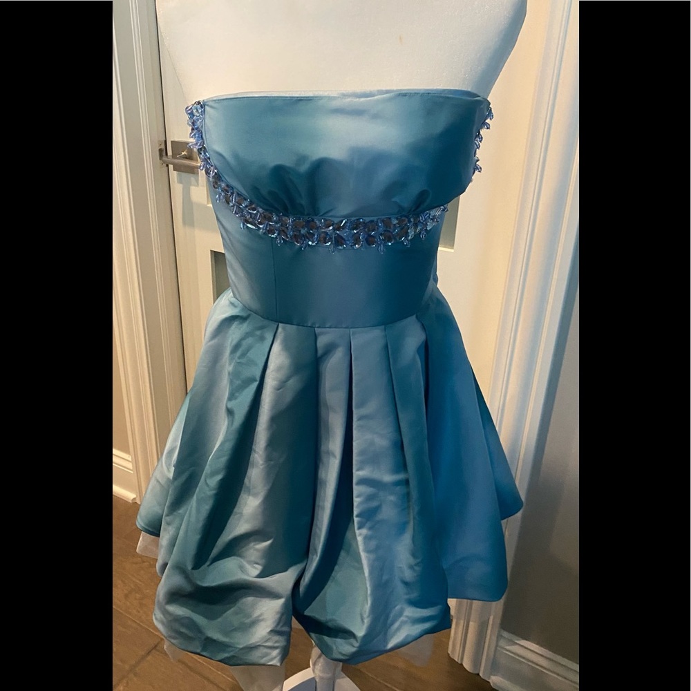 Vintage Y2K Betsy Johnson Blue Strapless Organza
Cocktail Party Mini Dress